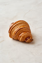 Load image into Gallery viewer, Butter croissant (D,G,N)
